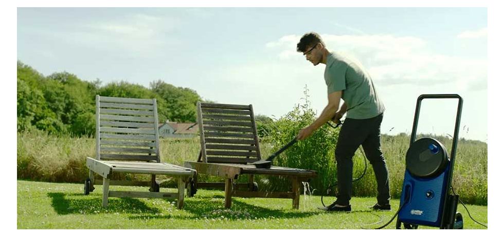 Cleaning Garden Furniture