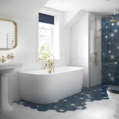 BC Designs BC-SolidBlue P Shape Shower Bath 1500mm x 850mm (Left-Hand) - Gloss White - BAI020 - DISCONTINUED