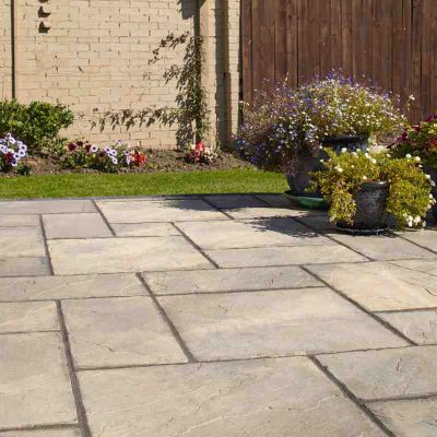 Brett Bronte Garden Paving Patio Pack Mixed Sizes 32mm Pack of 33 - Weathered Buff - BRPP32WB Lifestyle