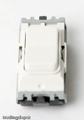 MK Grid switch retractive 10amp white
